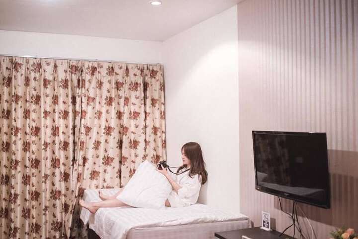 Room 7 of 32