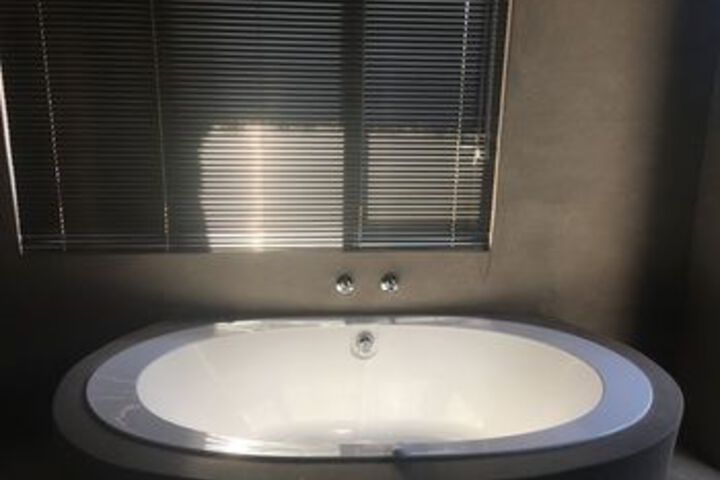 Room 3 of 11