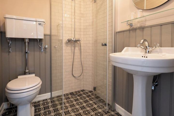 Room 157 of 179