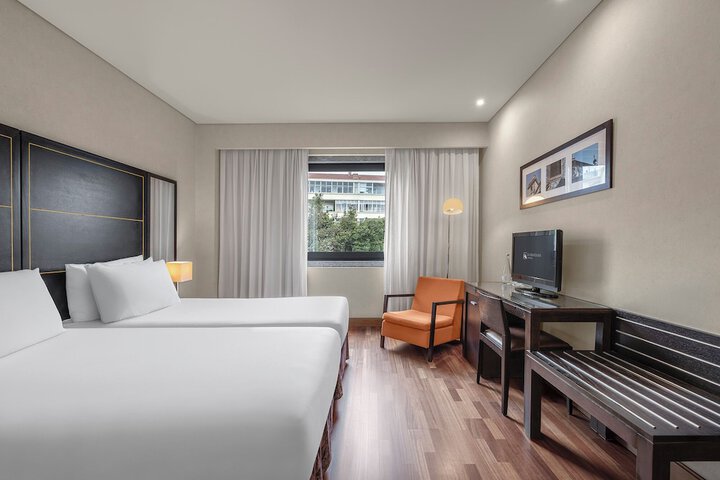 Room 28 of 84