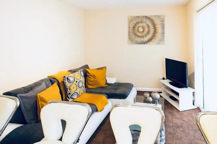 Room 4 of 13