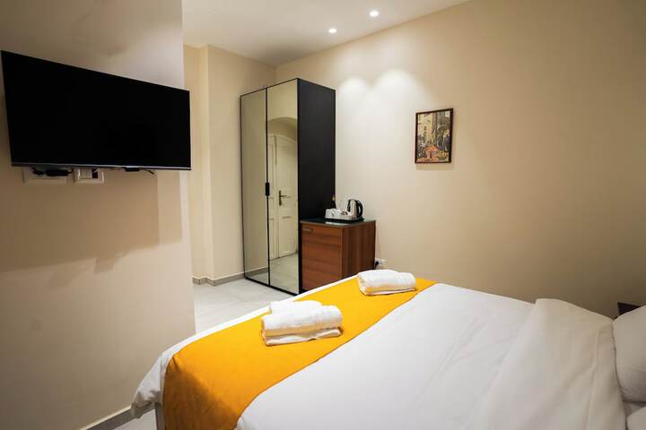 Room 26 of 74