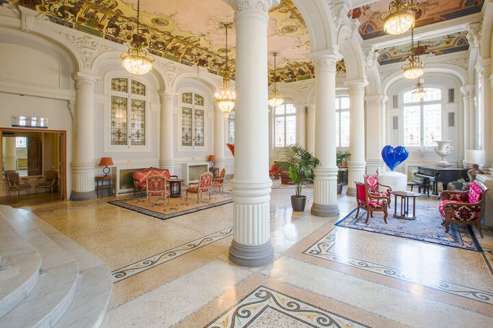 Guest Lobby