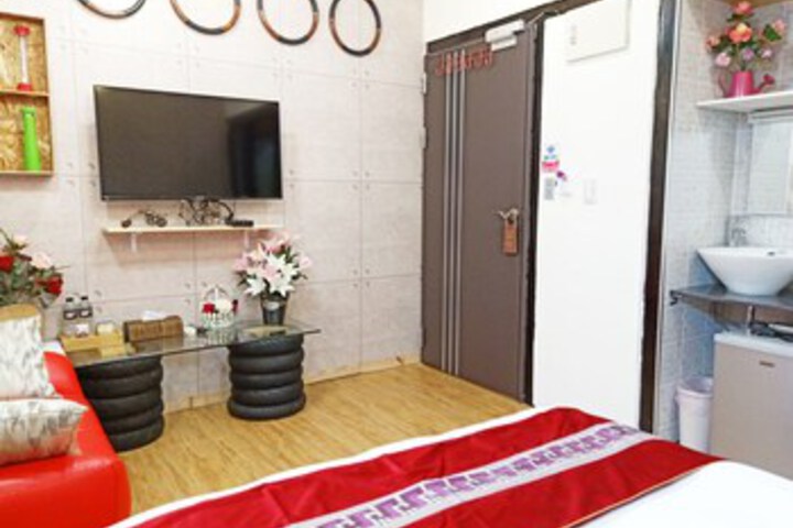 Room 50 of 78