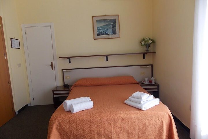 Room 13 of 65