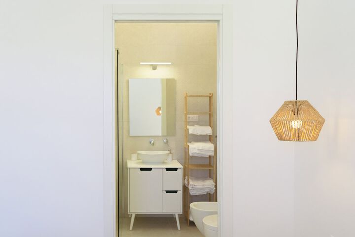 Room 48 of 59