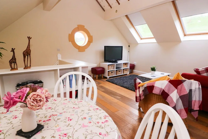 Room 5 of 14