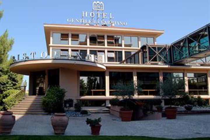Hotel Entry