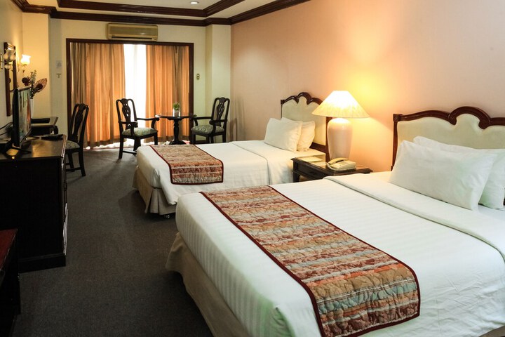 Room 8 of 62