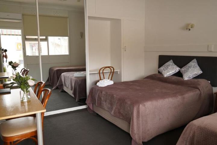 Room 6 of 34
