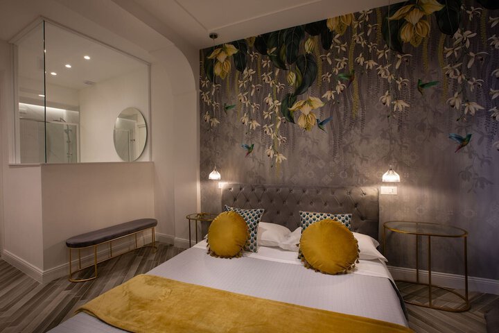Room 28 of 74