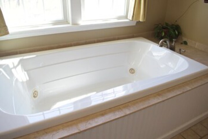 Hot Tub 34 of 71