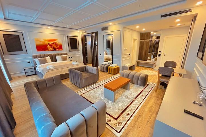 Room 20 of 65