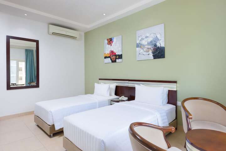 Room 9 of 27