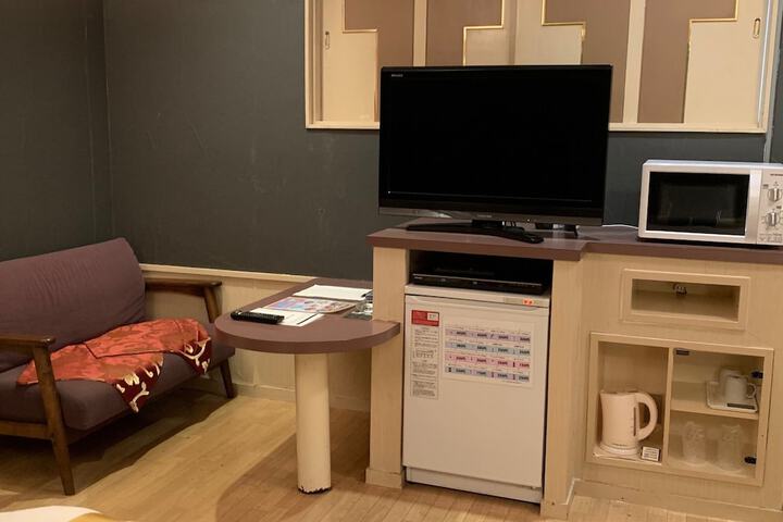 Room 3 of 21