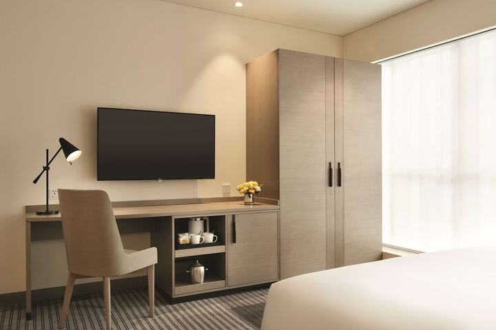 Room 16 of 36