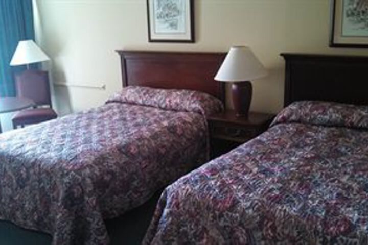 Room 7 of 13