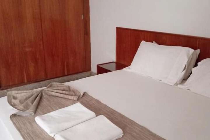 Room 3 of 37