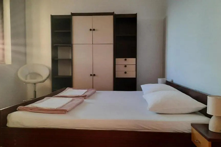 Room 2 of 8