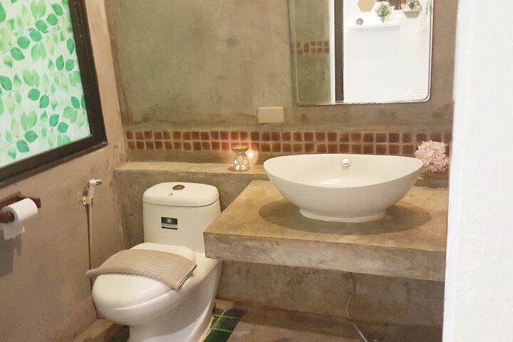 Room 7 of 12