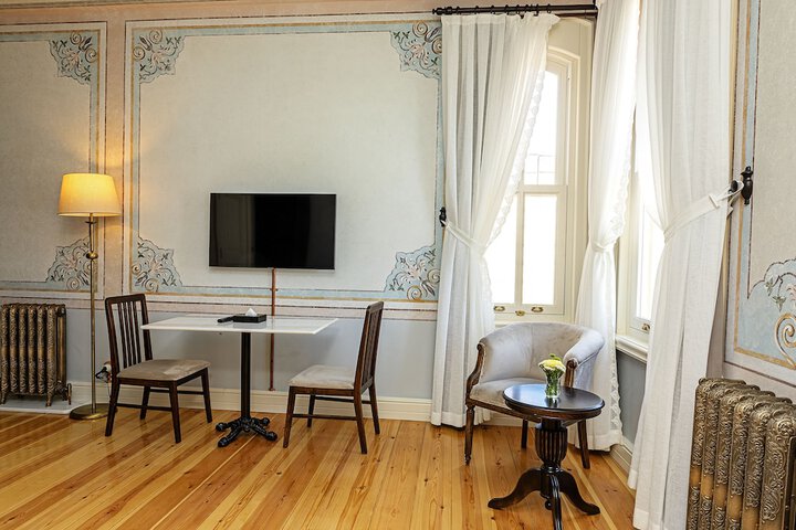 Room 45 of 83
