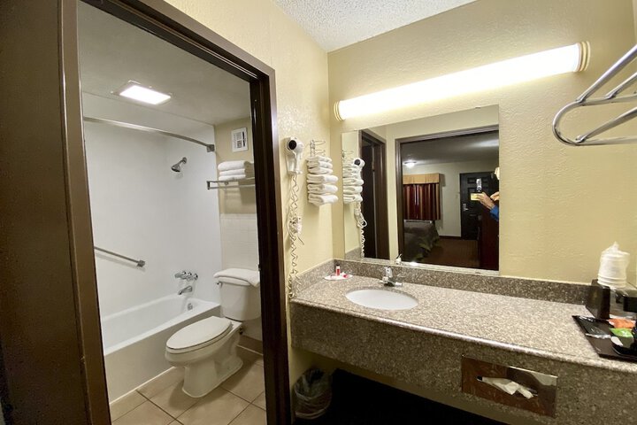 1 King Bed Mobility Accessible (4 of 18)
