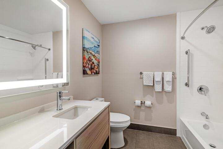 Room 105 of 136