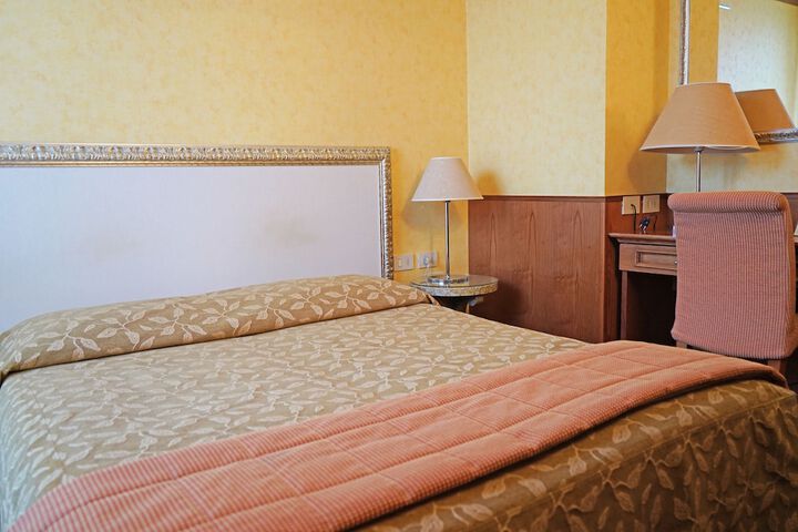 Room 16 of 46
