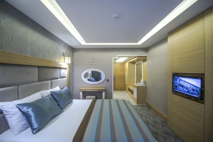 Room 12 of 43