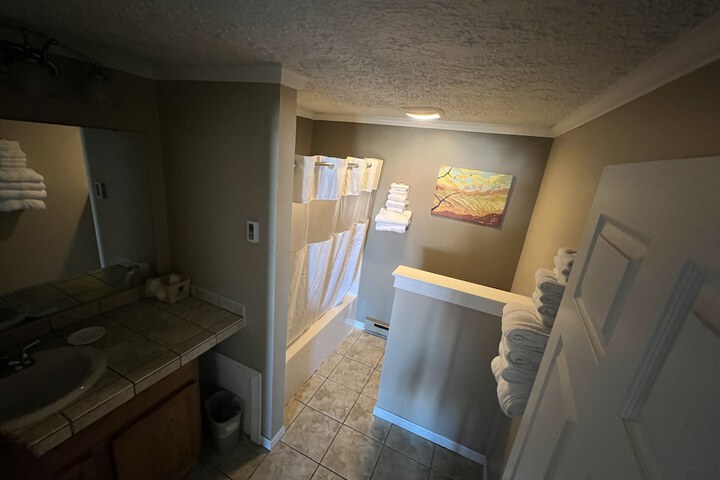 Room 13 of 22