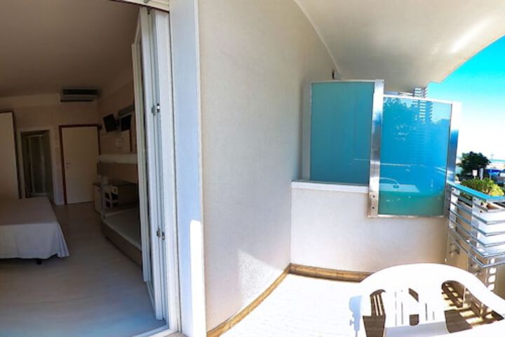 Room 7 of 67