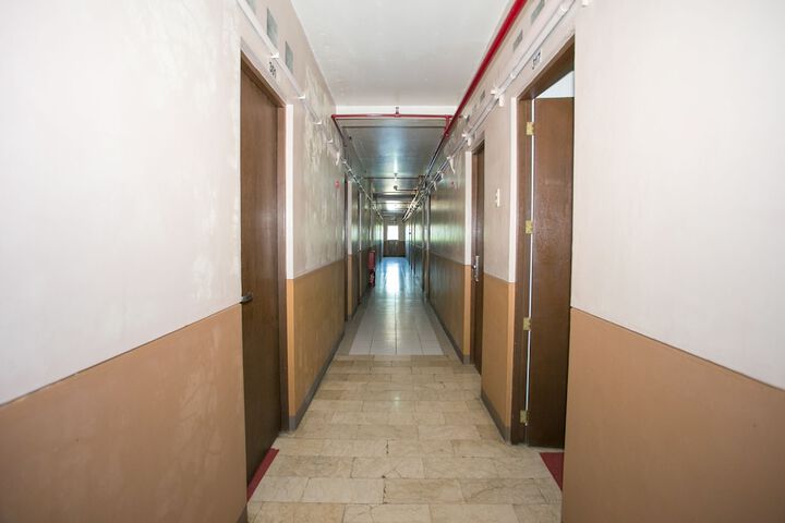 Ballroom/Hall 28 of 33