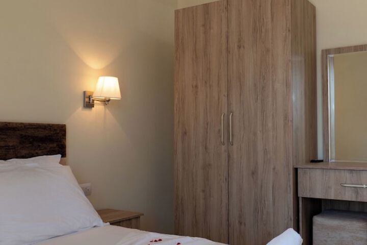 Room 62 of 156