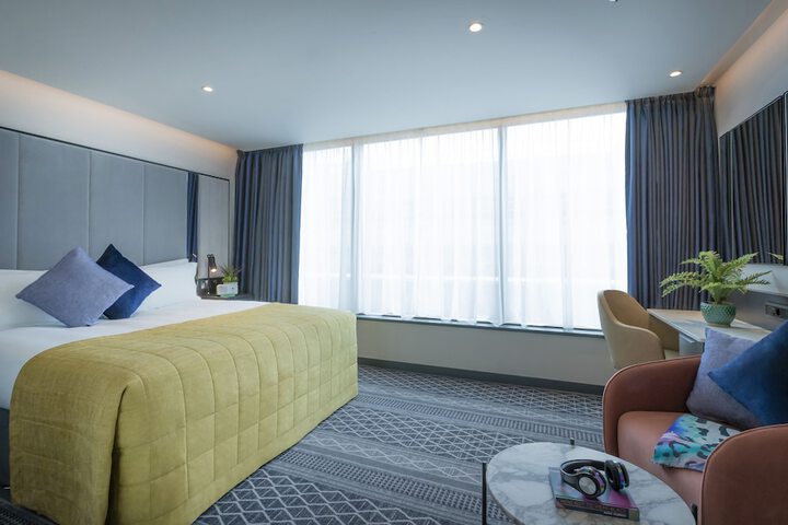Room 21 of 82