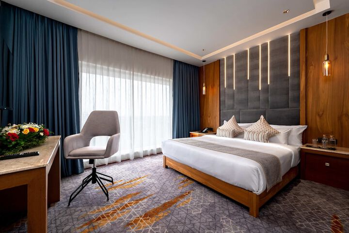 Room 3 of 63