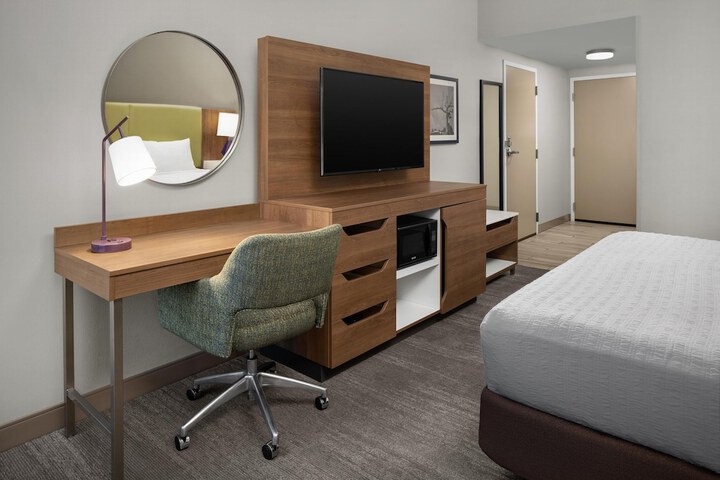 Room 16 of 34