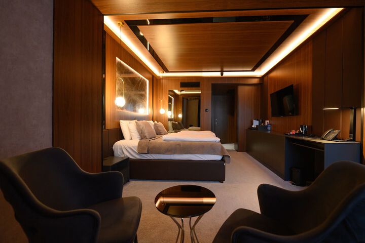 Room 14 of 64