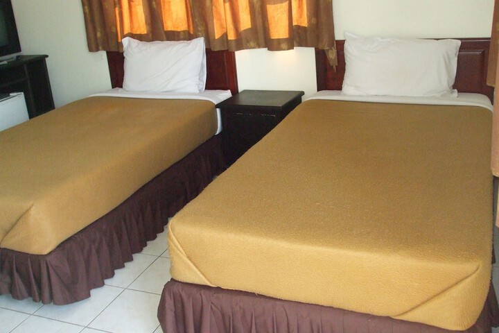Room 12 of 21