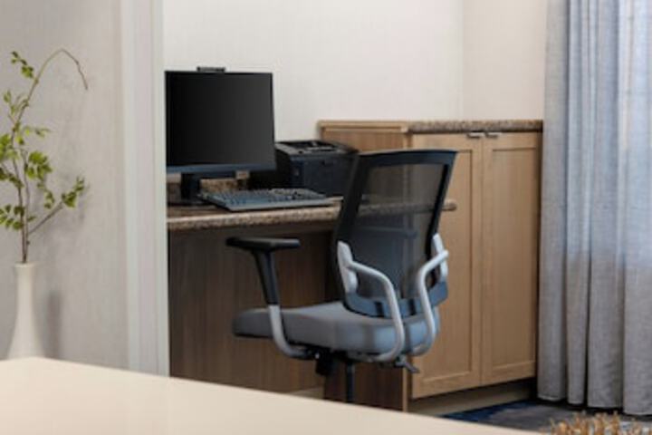 Business Center 85 of 90