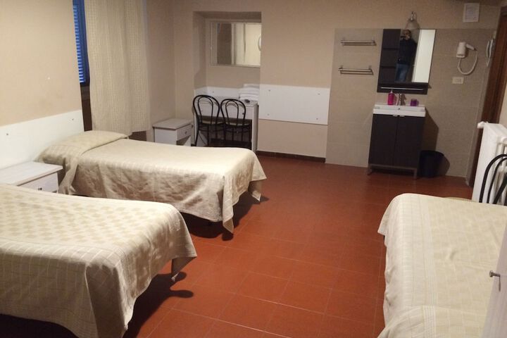 Room 3 of 38
