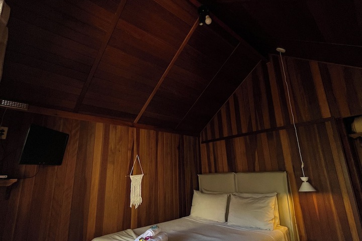 Room 14 of 39