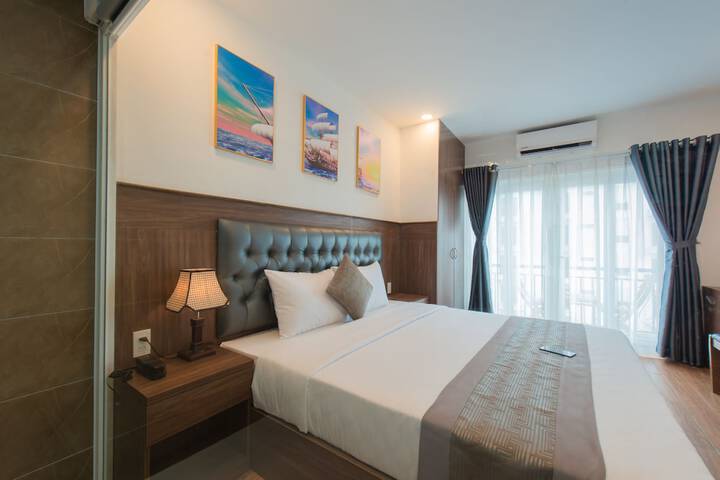 Room 8 of 28