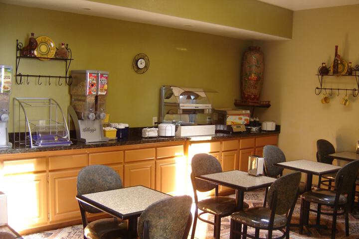 Breakfast/Coffee Service 52 of 60