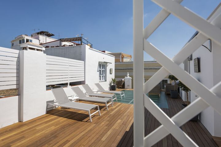 Sundeck 68 of 81