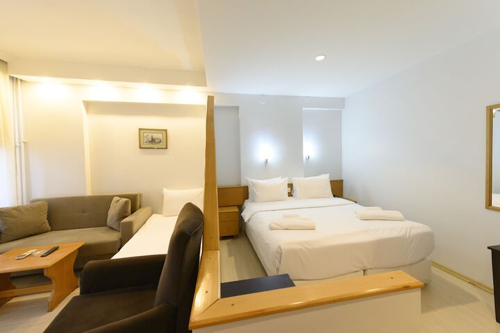 Room 19 of 48