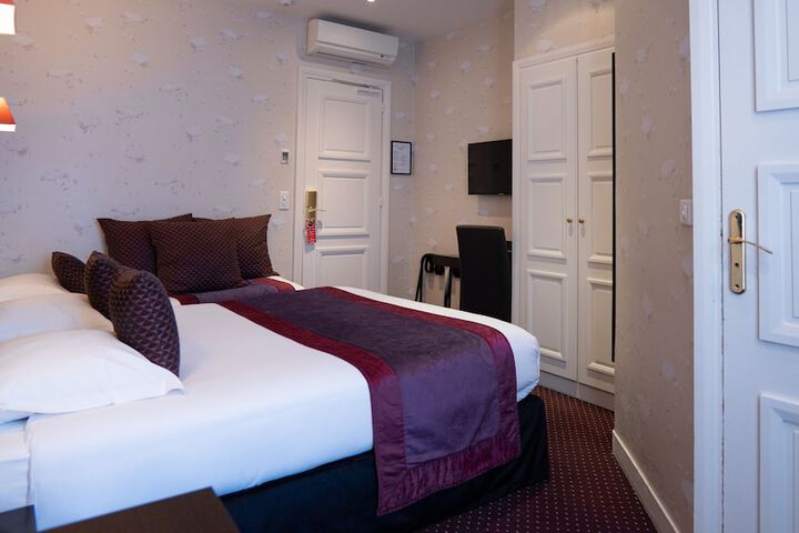 Room 37 of 61