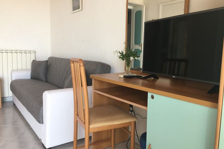 Room 16 of 52