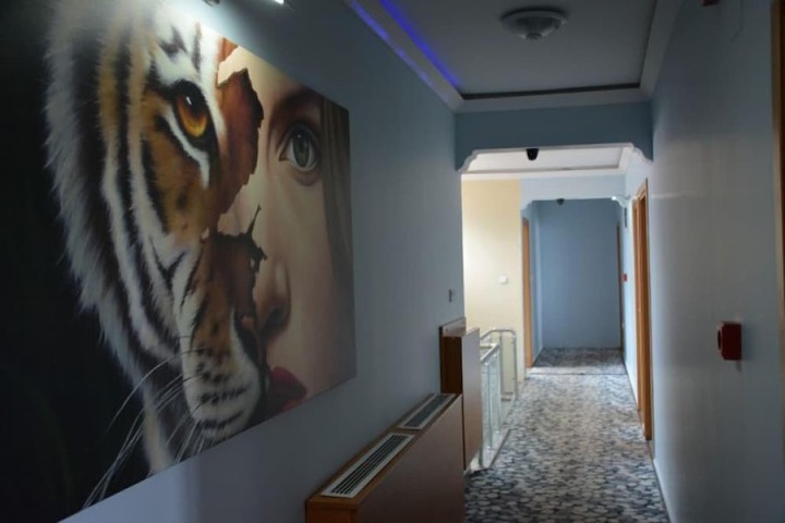 Ballroom/Hall 41 of 48
