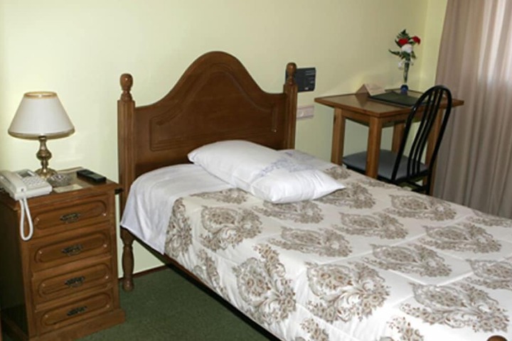Room 15 of 32