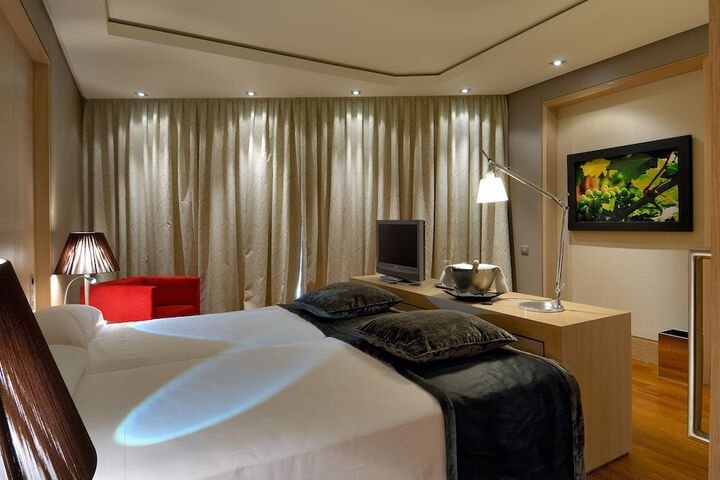 Room 9 of 39